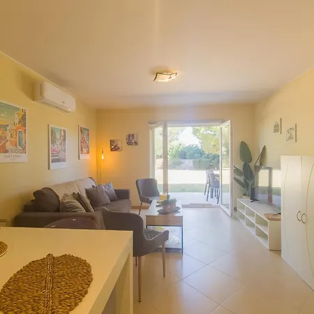 Apartment Flormar 2 Gardens By Yha